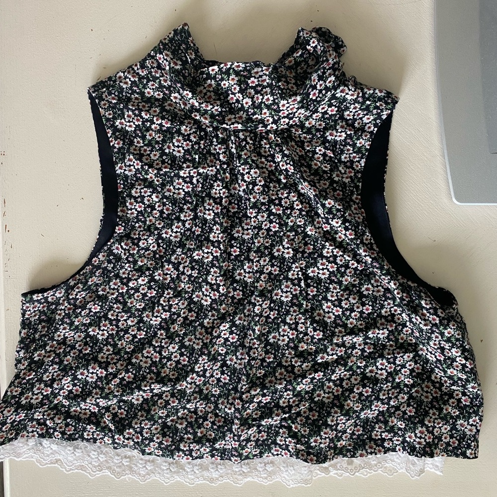 Floral print forever 21 crop top